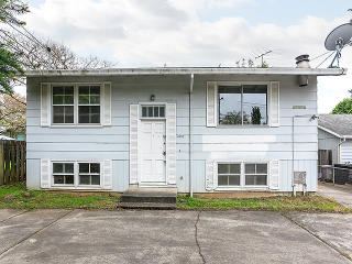 2344 135th Ave, Portland, OR 97233-2054