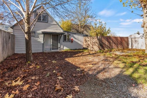 120 Thomas St, Ukiah CA  95482-5822 exterior