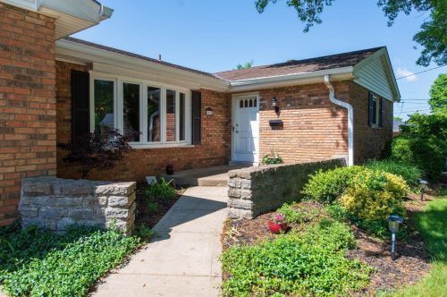 5605 Alomar Dr, Cincinnati, OH 45238-5105