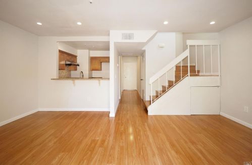 44 Redwood Ct, Santa Rosa, CA 95409-3149