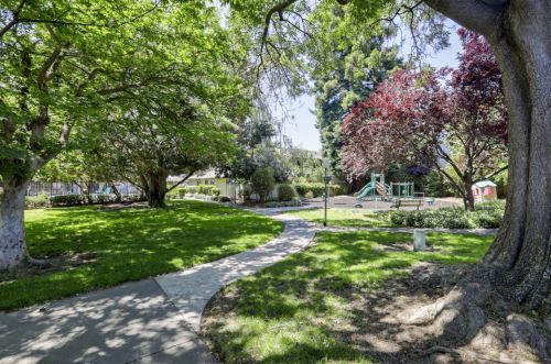 90 Flynn Ave, Mountain View CA  94043-3847 exterior