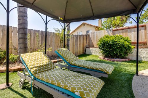 8886 La Cartera St, San Diego CA 92129-3310 exterior