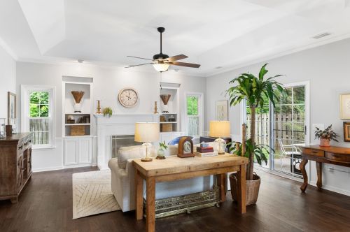 1305 Llewellyn Rd, Mount Pleasant, SC 29464-3818