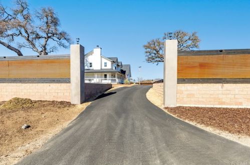 1725 Nacimiento Lake Dr, Lake Nacimiento CA  93446-7788 exterior