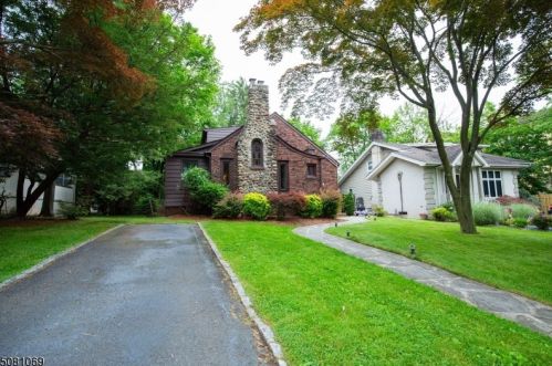 314 Hillside Ave, Nutley, NJ 07110-1116