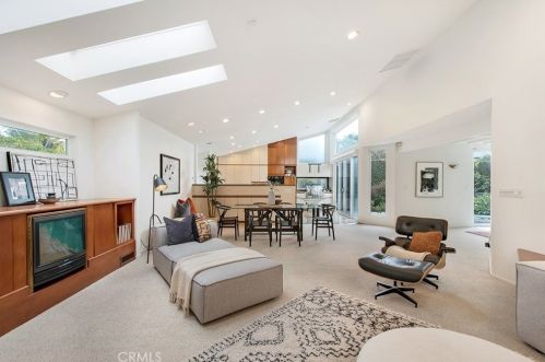 125 Via Venezia, Newport Beach, CA 92663-5516