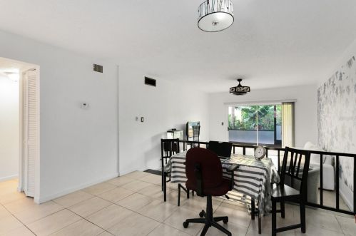 738 Michigan St, Orlando, FL 32806-4683