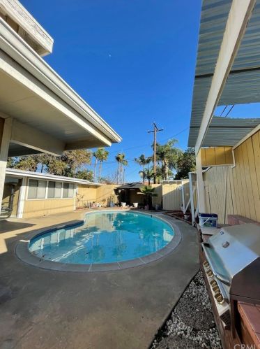 10060 Newville Ave, Downey, CA 90240-3532