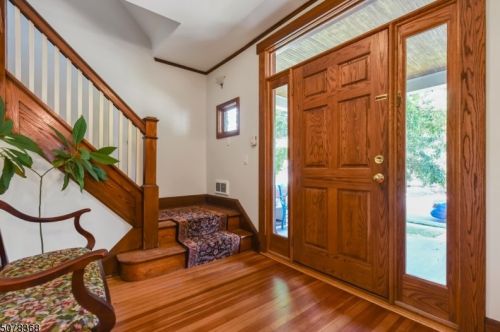 55 Tooker Ave, Springfield NJ  07081-1703 exterior