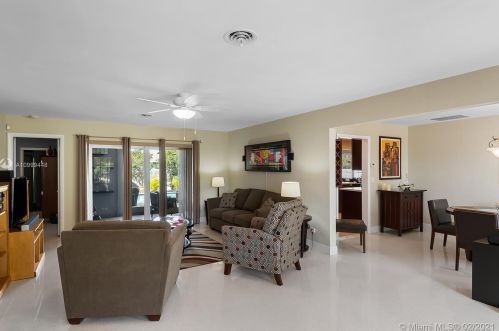 800 46th Ave, Hollywood FL  33021-5909 exterior