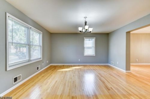 16 9th Ave, Manville NJ  08835-1512 exterior