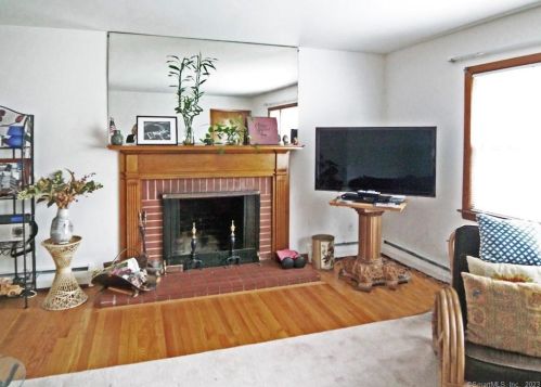 624 Courtland Ave, Bridgeport CT  06605-3324 exterior