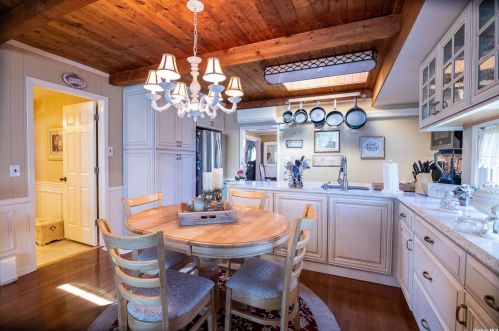 240 Cedar Ave, Canaan Lake, NY 11772-3638