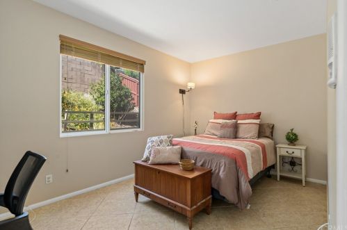 39601 Parkview Dr, Temecula CA  92591-7229 exterior