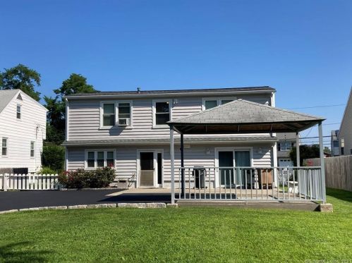 56 Mitchell St, Stamford, CT 06902-7832