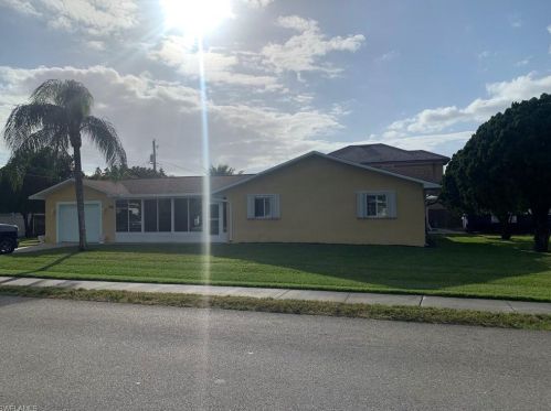 596 95th Ave, Naples FL  34108-2453 exterior