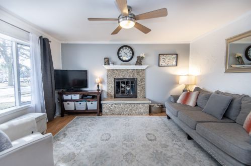 1628 Aldoro Dr, Waukesha, WI 53188-2228