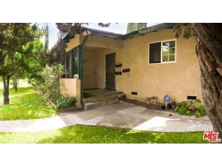 19126 Victory Blvd, Los Angeles, CA 91335-6423