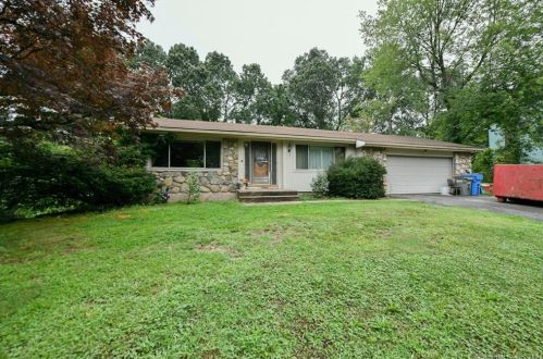 122 Carpenter Rd, Manchester, CT 06042-9003