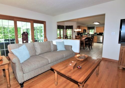 2805 Manor Oak Ln, Gibsonia, PA 15044-8333