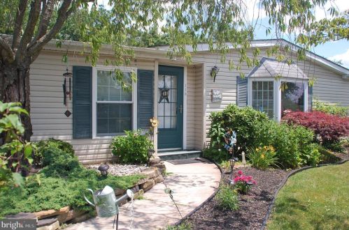 113 Deerfield Dr, Souderton, PA 18964-1920