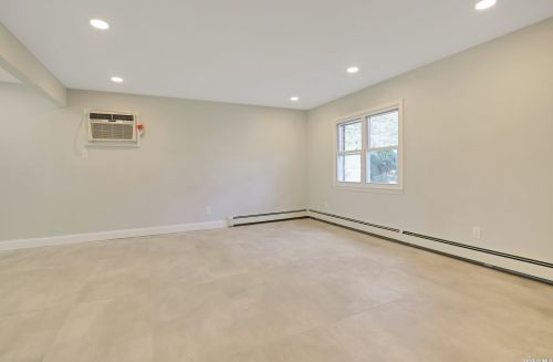 2 Maison Dr, Holbrook NY  11741-1314 exterior