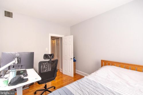 336 Lombard St, Philadelphia PA  19147-1529 exterior