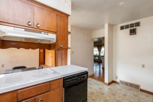 4124 89, Milwaukee WI 53228-2210 exterior