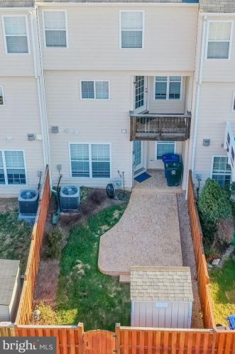 533 Legrace Ter, Leesburg VA  20176-1835 exterior