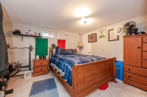 60 Locust St, Central Islip NY  11722-3126 exterior