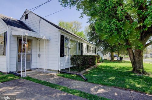 3221 Wayne Rd, Falls Church, VA 22042-3858