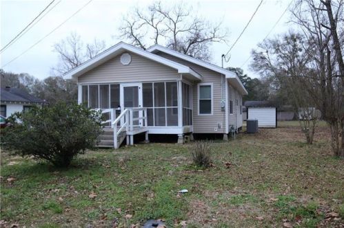808 Thompson St, Oakdale, LA 71463-2479