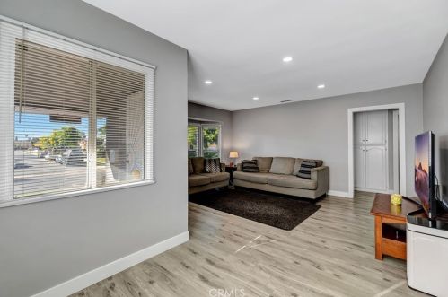4852 Gondar Ave, Lakewood CA  90713-2410 exterior