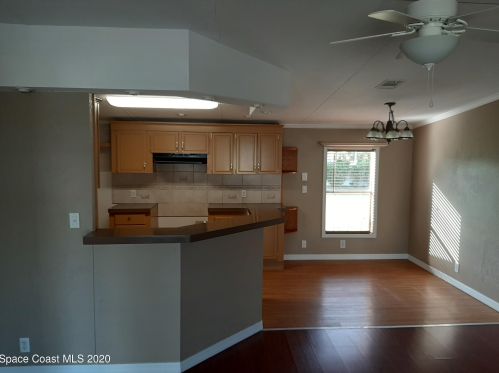 907 Pecan Cir, Sebastian, FL 32976-7200