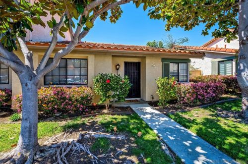 6829 Pear Tree Dr, Carlsbad CA  92011-3937 exterior