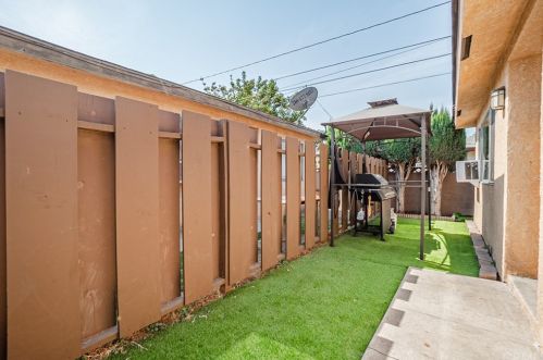 15155 Woodruff Pl, Bellflower CA  90706-4067 exterior