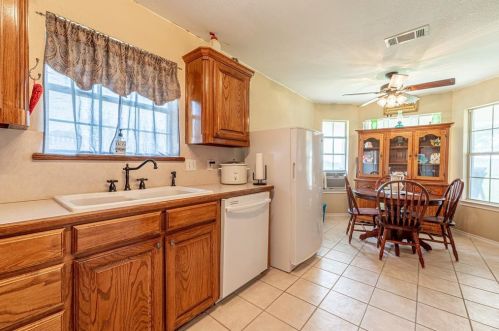 301 Willow Rd, Aubrey TX  76227-9404 exterior
