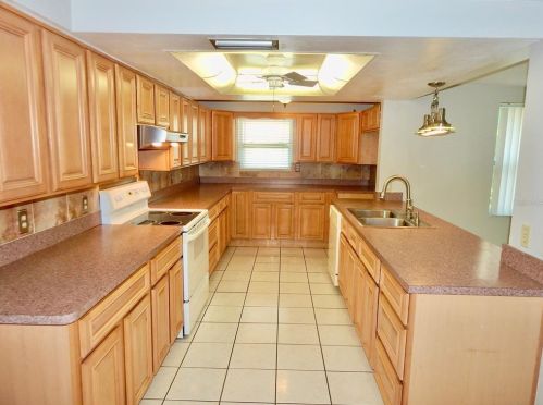 3547 Cockatoo Dr, New Port Richey, FL 34652-6458