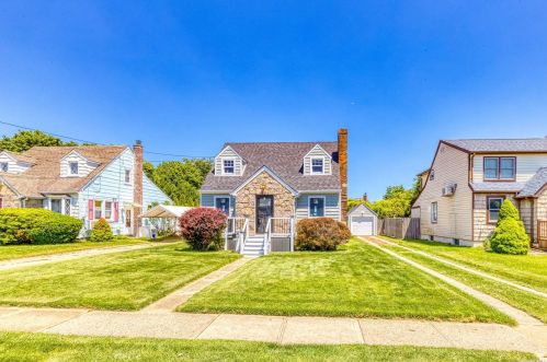 2381 Yorktown St, Rockville Centre NY  11572-1717 exterior