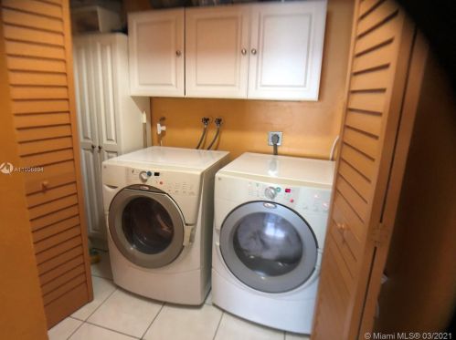 14337 100 Ln, Miami FL  33186-6962 exterior