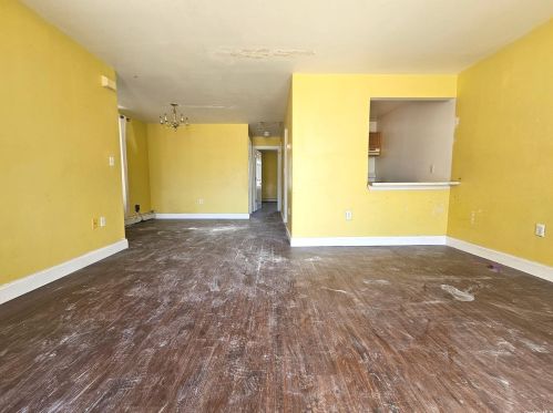 43-06 Rockaway Beach Blvd, Far Rockaway NY  11691-1515 exterior