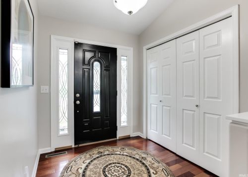 13702 Broken Wood Dr, Granger, IN 46530-4822