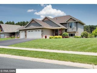 15465 Goodview Trl, Lino Lakes, MN 55038-7497