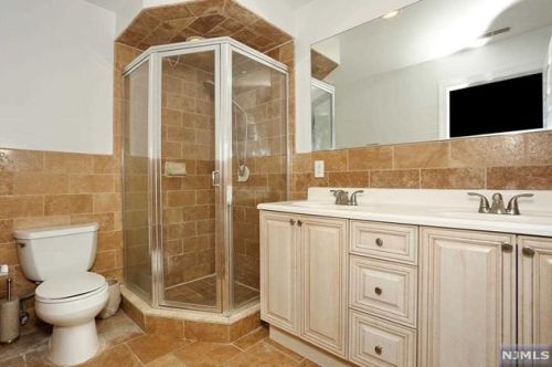 60 Madison Ave, Dumont NJ 07628-2317 exterior