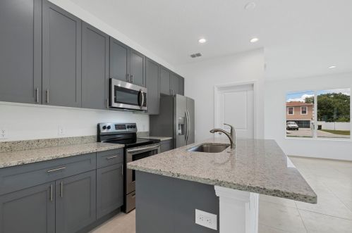 412 Jay Ct, Kissimmee, FL 34759-4421