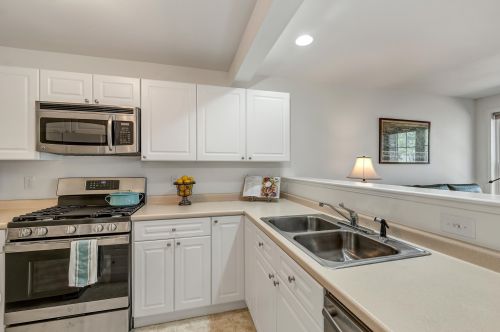 83 Barrington Ave, Nashua NH  03062-2288 exterior