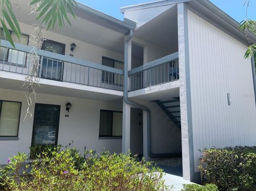 102 Martha Ln, Oldsmar, FL 34677-2210