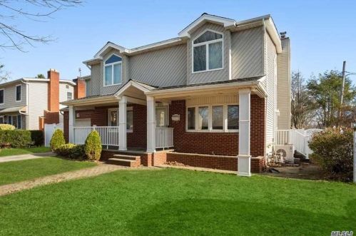 1873 Denver Rd, North Wantagh, NY 11793-3624