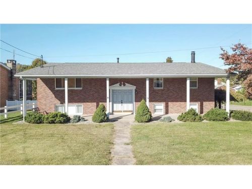1900 Rockland Ave, Belpre, OH 45714-1162