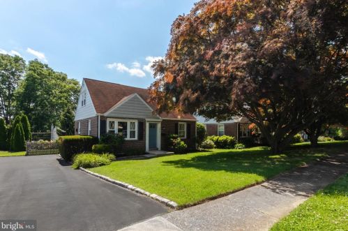 2224 Olcott Ave, Ardmore, PA 19003-2921